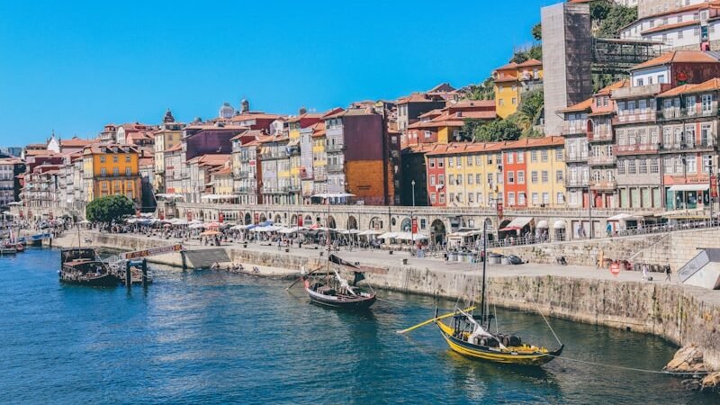 Costa Amalfi e Positano: Como Planejar Uma Viagem Perfeita à Itália