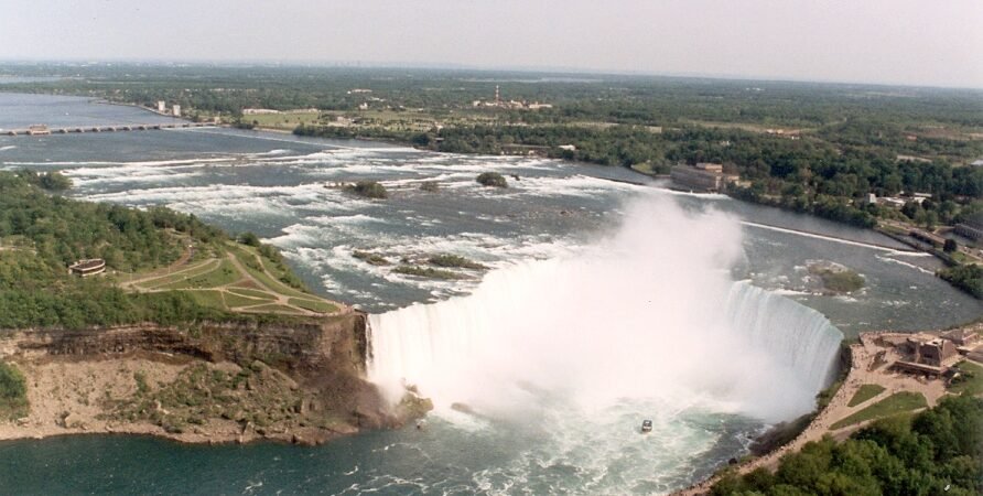 Canadá: Niágara, Montanhas Rochosas e Cidades Vibrantes — Guia para Brasileiros